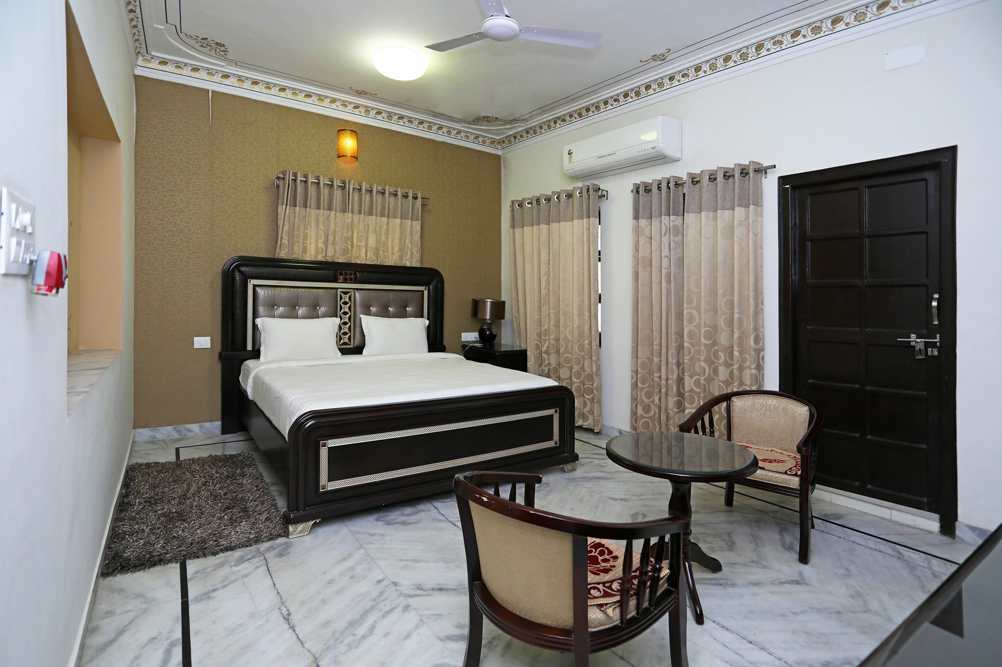 Oyo Home Heritage Near City Palace Ουνταϊπούρ Εξωτερικό φωτογραφία